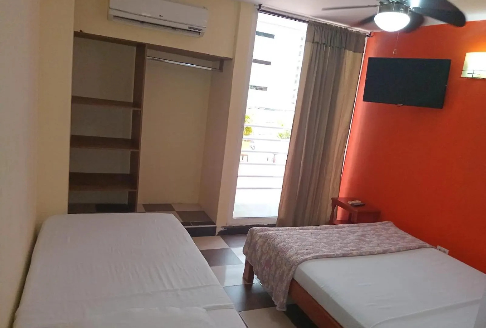Hotel Bahia Plaza 산타마르타